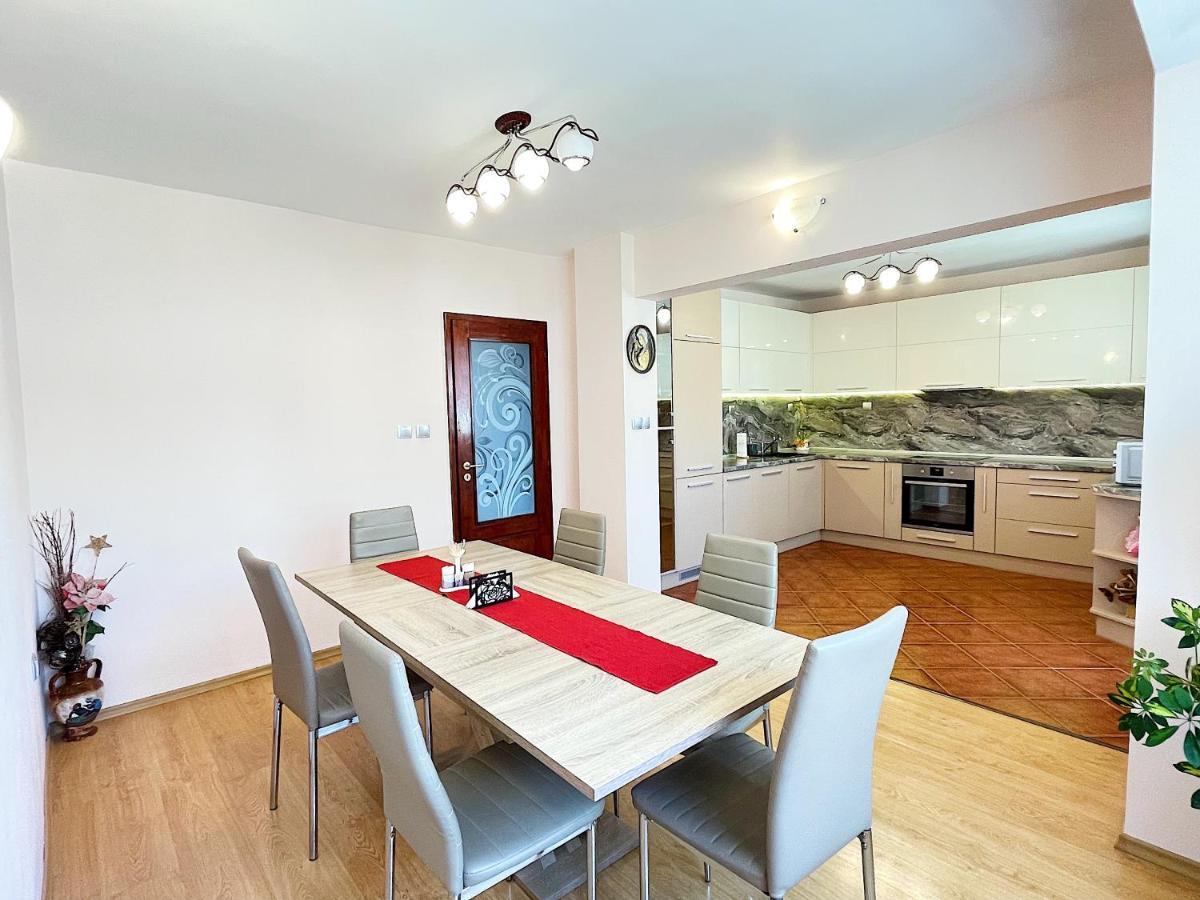 Spacious And Bright Maisonette Varna Center Exteriör bild