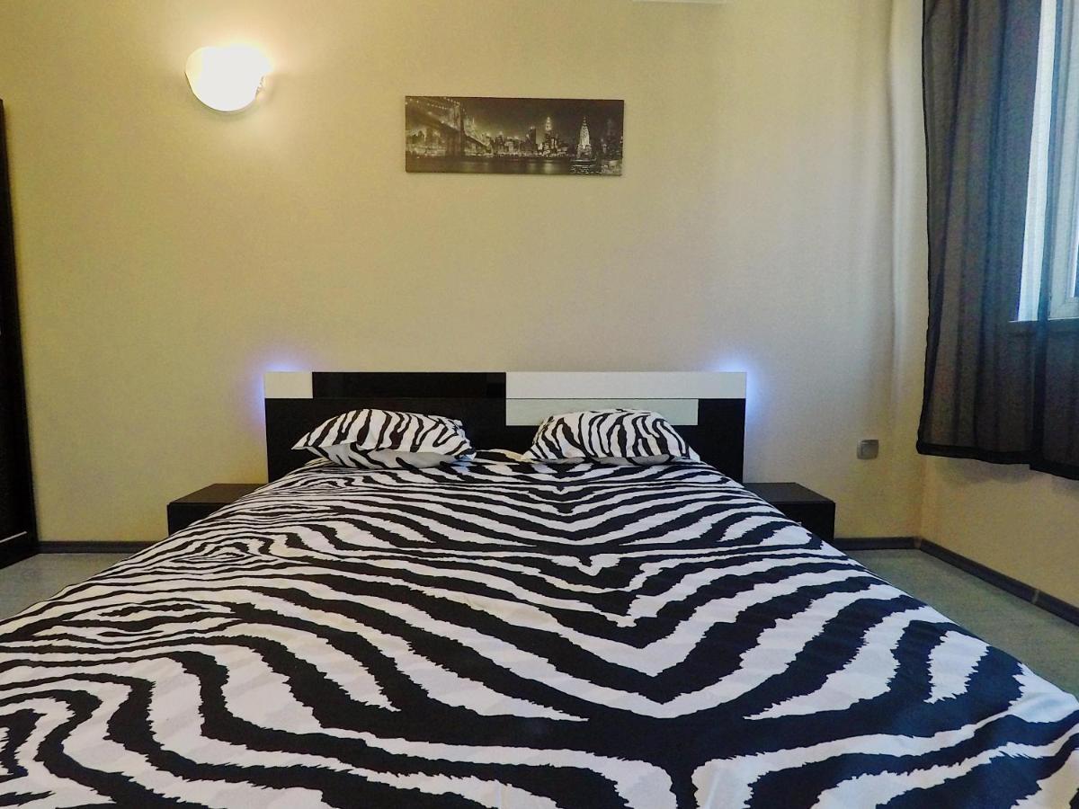 Spacious And Bright Maisonette Varna Center Exteriör bild