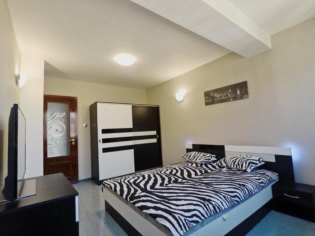 Spacious And Bright Maisonette Varna Center Exteriör bild