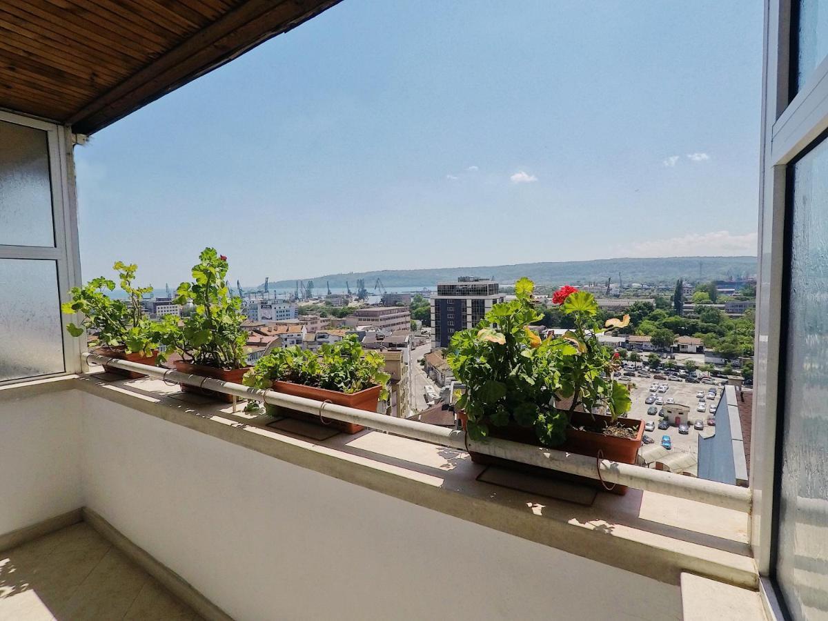 Spacious And Bright Maisonette Varna Center Exteriör bild