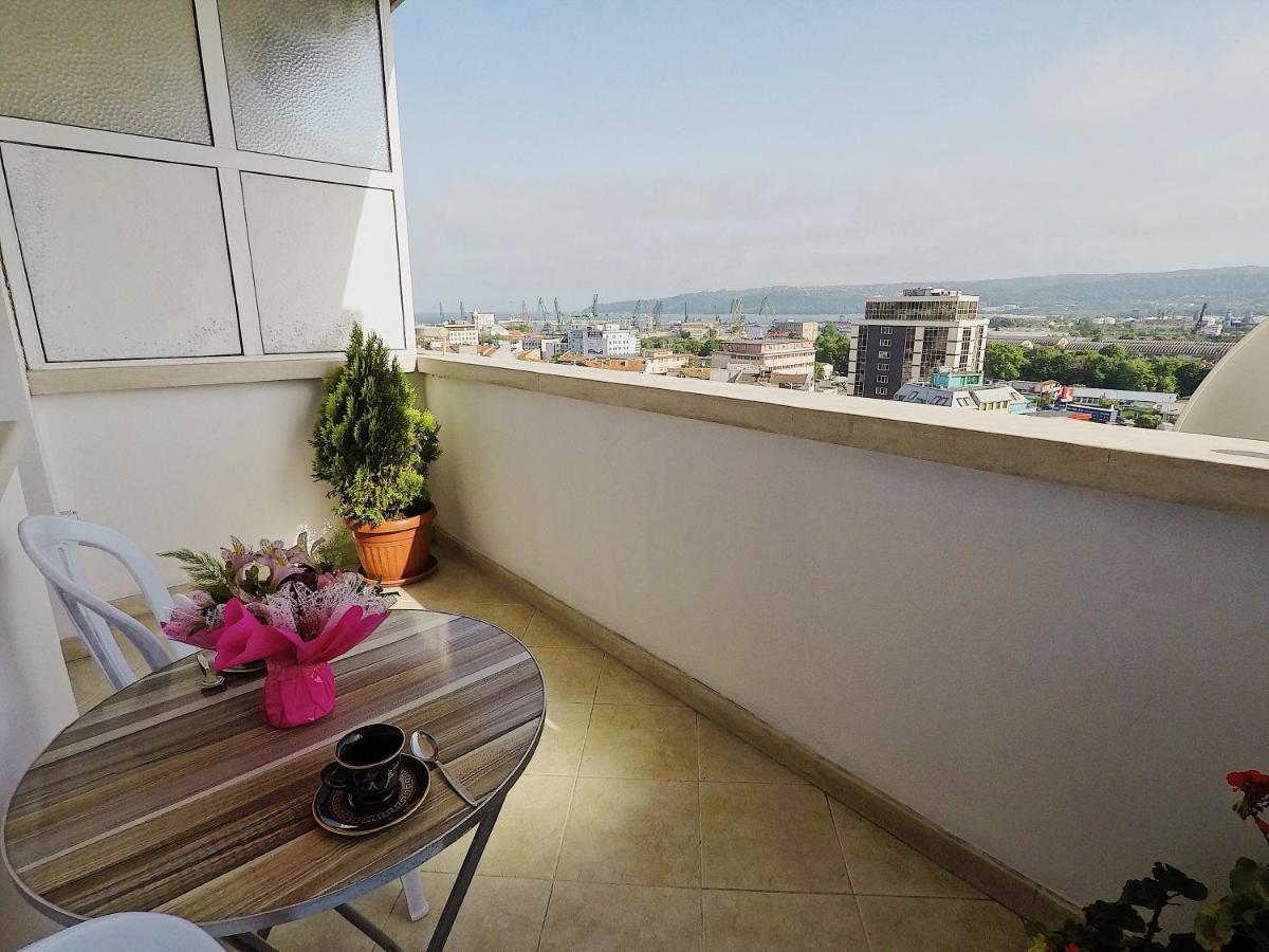 Spacious And Bright Maisonette Varna Center Exteriör bild