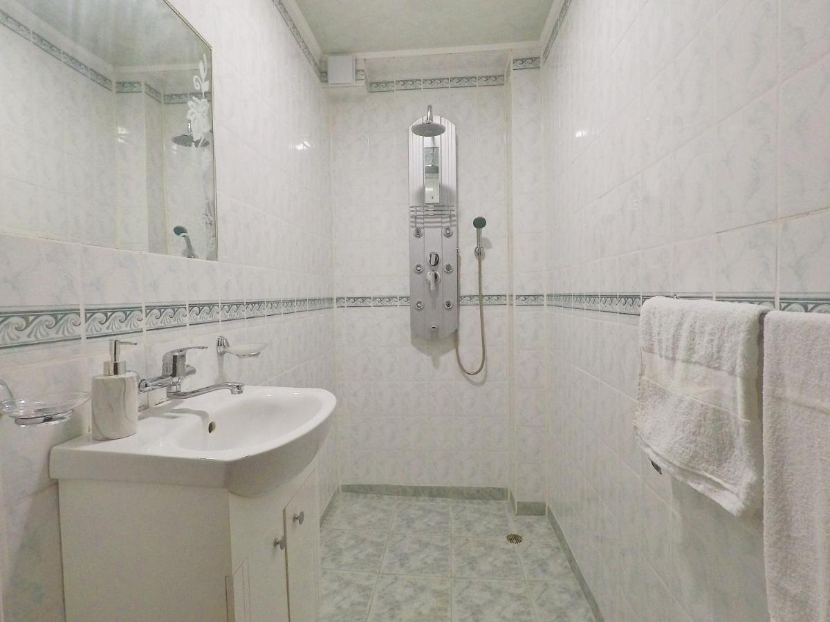 Spacious And Bright Maisonette Varna Center Exteriör bild